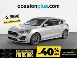 Gris / plata Usado 2023 Ford Focus ST-Line Berlina | 17.150 € (Precio justo)