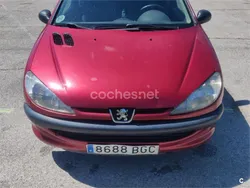 Rojo Usado 2001 Peugeot 206 Berlina | 1500 € (Buen precio)