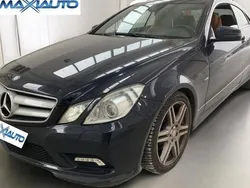 Azul Usado 2010 Mercedes E250 Avantgarde Coupe | 17.700 € (Un poco caro)