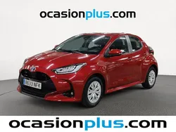 Rojo Usado 2022 Toyota Yaris Hybrid Style Utilitario | 16.355 € (Super precio)