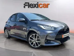 Gris Usado 2024 Toyota Yaris Hybrid Style Berlina | 20.190 €