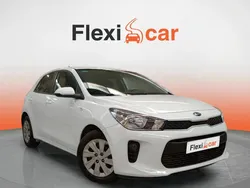 Blanco Usado 2017 Kia Rio Berlina | 7490 € (Super precio)
