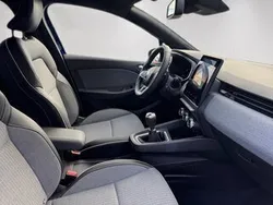 Azul Usado 2023 Renault Clio V Techno Berlina | 14.781 € (Buen precio)