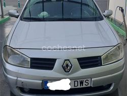 Gris / plata Usado 2006 Renault Mégane II Dynamique Berlina | 2490 € (Precio justo)