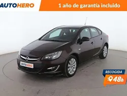 Marrón Usado 2014 Opel Astra Excellence Berlina | 9299 € (Un poco caro)