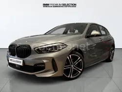 Gris / plata Usado 2024 BMW 118 Comfort Edition Utilitario | 30.900 € (Un poco caro)