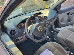 Azul Usado 2006 Renault Clio II Dynamique Berlina | 2400 € (Buen precio)