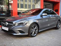 Gris Usado 2015 Mercedes CLA220 Urban Berlina | 24.990 € (Precio justo)
