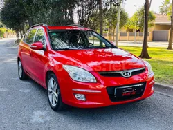 Rojo Usado 2009 Hyundai i30 Premium Familiar | 5990 €