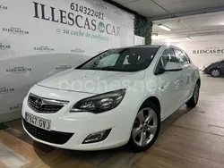 Blanco Usado 2010 Opel Astra Sport Berlina | 6999 € (Buen precio)