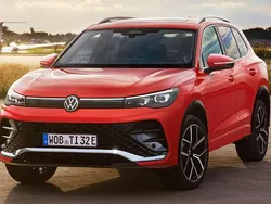 Gris / plata Usado 2021 VW Tiguan R-line SUV | 34.990 € (Caro)