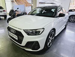 Blanco Nuevo 2025 Audi A1 Black Edition Utilitario | 32.400 €