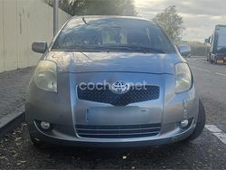 Gris / plata Usado 2007 Toyota Yaris Berlina | 4200 € (Precio justo)