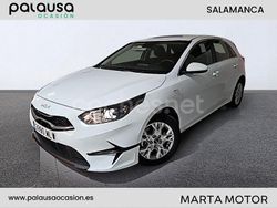 Blanco Usado 2023 Kia Ceed Berlina | 17.200 € (Buen precio)
