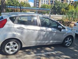 Gris / plata Usado 2009 Ford Fiesta Trend Utilitario | 5000 € (Precio justo)