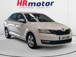 Blanco Usado 2018 Skoda Rapid Ambition Utilitario | 12.210 € (Precio justo)