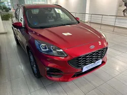 Rojo Usado 2023 Ford Kuga ST-Line SUV | 23.538 € (Super precio)