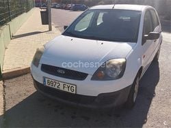 Blanco Usado 2007 Ford Fiesta Berlina | 3700 € (Precio justo)
