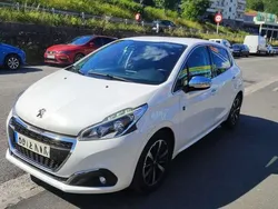 Blanco Usado 2019 Peugeot 208 S Utilitario | 8900 € (Buen precio)