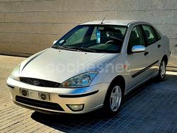 Gris / plata Usado 2005 Ford Focus Ambiente Berlina | 3990 € (Buen precio)