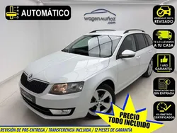 Blanco Usado 2015 Skoda Octavia Ambition Familiar | 10.900 € (Precio justo)