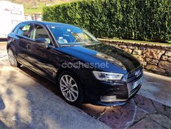 Negro Usado 2019 Audi A3 Sportback g-tron Design Berlina | 14.900 €