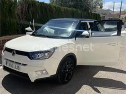 Blanco Usado 2015 Ssangyong Tivoli Limited SUV | 11.550 € (Un poco caro)