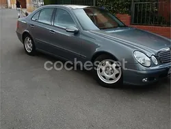 Verde Usado 2004 Mercedes E220 Classic Berlina | 6000 € (Precio justo)