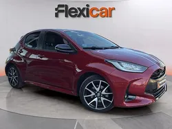 Rojo Usado 2022 Toyota Yaris Hybrid Style Berlina | 18.890 € (Precio justo)