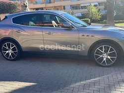 Beige Usado 2017 Maserati Levante SUV | 32.000 € (Precio justo)