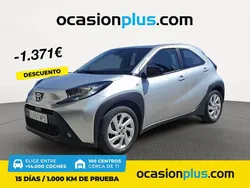 Gris / plata Usado 2024 Toyota Aygo Play Utilitario | 14.990 € (Precio justo)