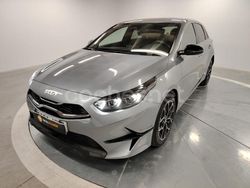 Gris / plata Usado 2025 Kia Ceed Style Berlina | 21.990 € (Precio justo)