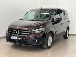 Burdeos Usado 2023 Mercedes 180 Berlina | 22.900 € (Precio justo)