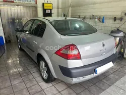 Gris / plata Usado 2005 Renault Mégane II Authentique Berlina | 2000 € (Precio justo)