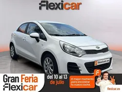 Blanco Usado 2016 Kia Rio Berlina | 8990 € (Precio justo)