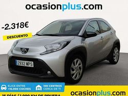 Gris Usado 2024 Toyota Aygo Play Utilitario | 13.082 € (Precio justo)