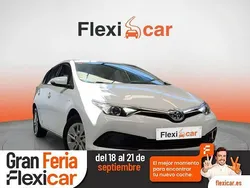 Blanco Usado 2018 Toyota Auris Hybrid Business Edition Berlina | 15.890 € (Precio justo)