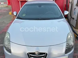 Gris / plata Usado 2014 Alfa Romeo Giulietta Distinctive Utilitario | 7600 € (Buen precio)