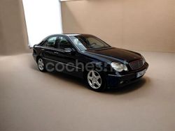 Azul Usado 2000 Mercedes C240 Elegance Berlina | 3900 €