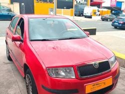 Rojo Usado 2005 Skoda Fabia Comfort Berlina | 3000 € (Precio justo)
