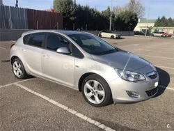 Gris / plata Usado 2011 Opel Astra Enjoy Berlina | 6500 € (Precio justo)