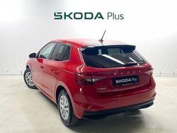 Rojo Usado 2024 Skoda Fabia Selection Utilitario | 15.900 € (Super precio)