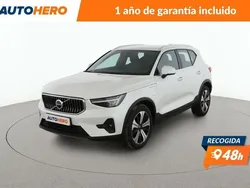 Blanco Usado 2022 Volvo XC40 Core SUV | 30.799 € (Precio justo)