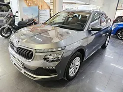 Gris / plata Usado 2024 Skoda Kamiq Selection SUV | 24.900 € (Caro)