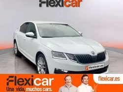 Blanco Usado 2020 Skoda Octavia Ambition Utilitario | 15.290 € (Buen precio)