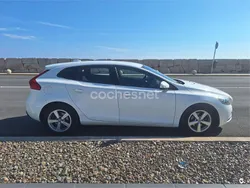 Blanco Usado 2014 Volvo V40 Kinetic Familiar | 7990 € (Caro)