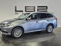 Gris Usado 2018 Mitsubishi Outlander P-HEV Motion SUV | 18.999 € (Precio justo)