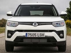 Negro Usado 2017 Ssangyong (KGM) Tivoli Limited SUV | 10.990 €