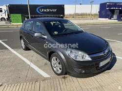 Gris / plata Usado 2010 Opel Astra Cosmo Berlina | 4950 € (Buen precio)