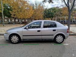 Gris / plata Usado 2004 Opel Astra Comfort Berlina | 1800 € (Buen precio)